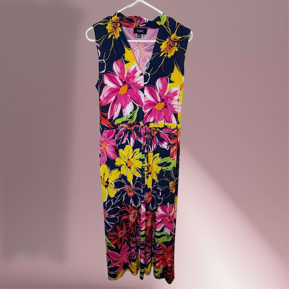 Pre-loved MSK Sleeveless Tropical Floral V-Neck Maxi Dress. Size-Medium - Picture 2 of 10